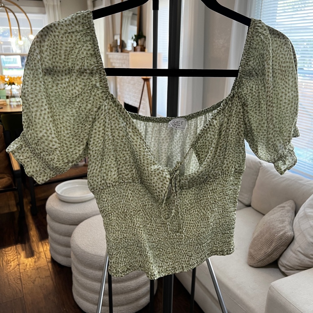 Sage puff sleeve top
